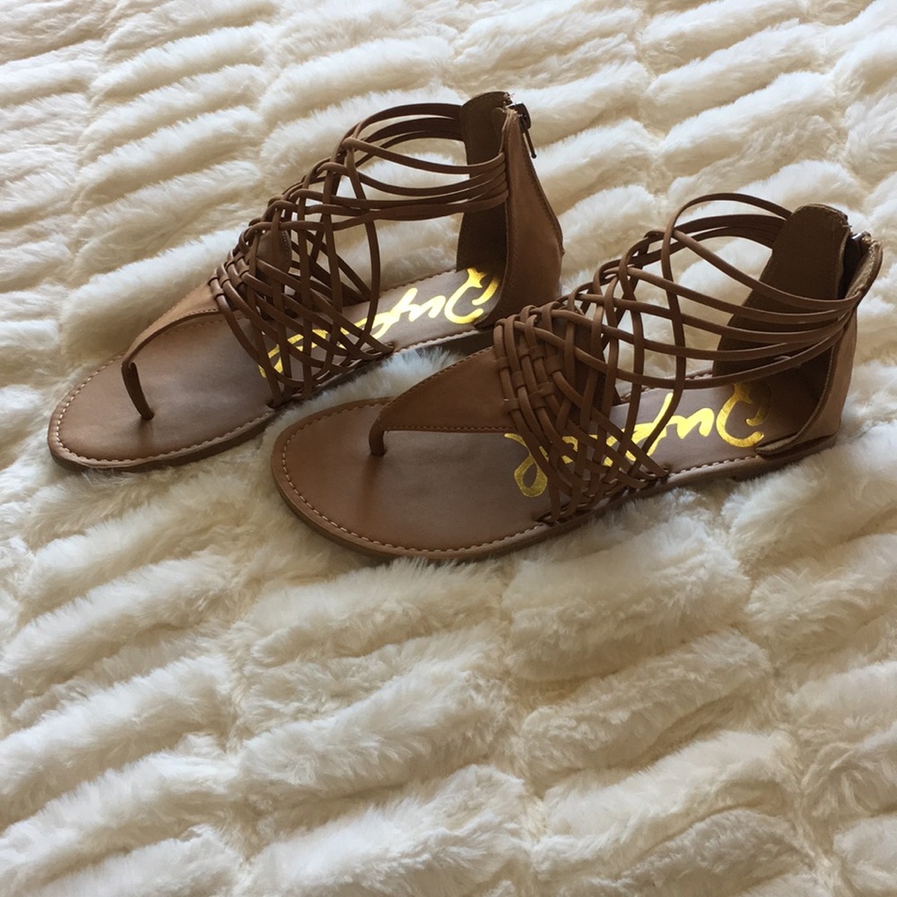 NIB Tan strapped sandals